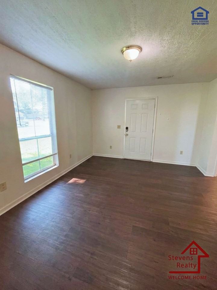 112 Bybee Woods Dr #2 - Photo 3 of 10