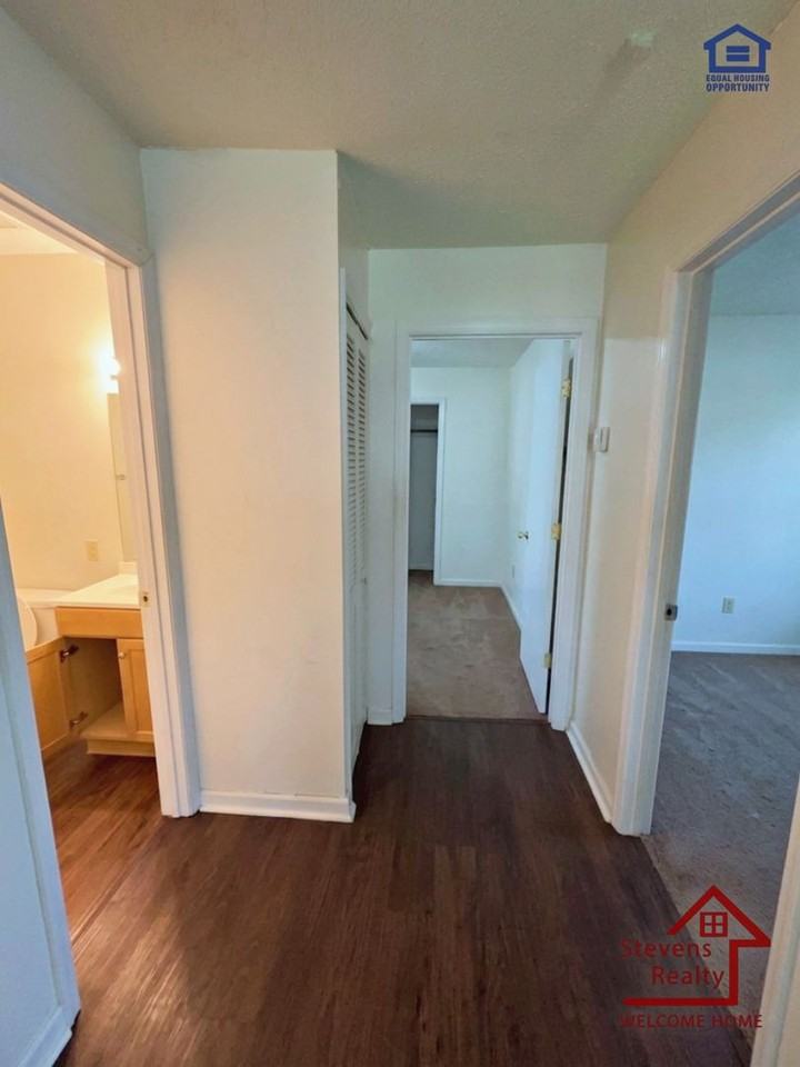 112 Bybee Woods Dr #2 - Photo 4 of 10