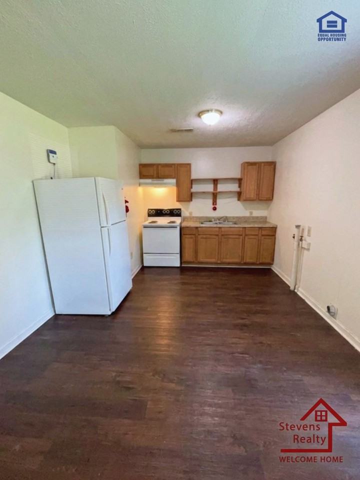 112 Bybee Woods Dr #2 - Photo 5 of 10