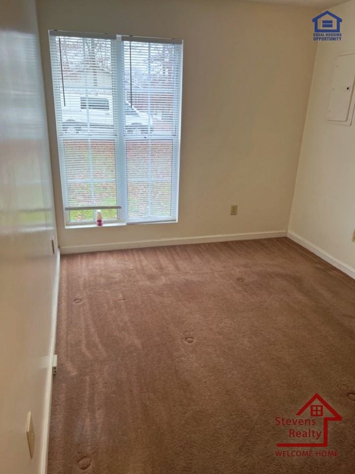 112 Bybee Woods Dr #2 - Photo 3 of 11