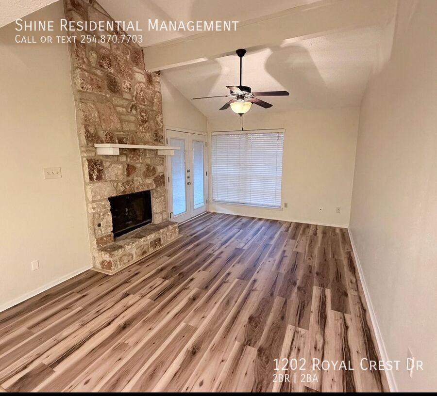 1202 Royal Crest Dr - Photo 7 of 44