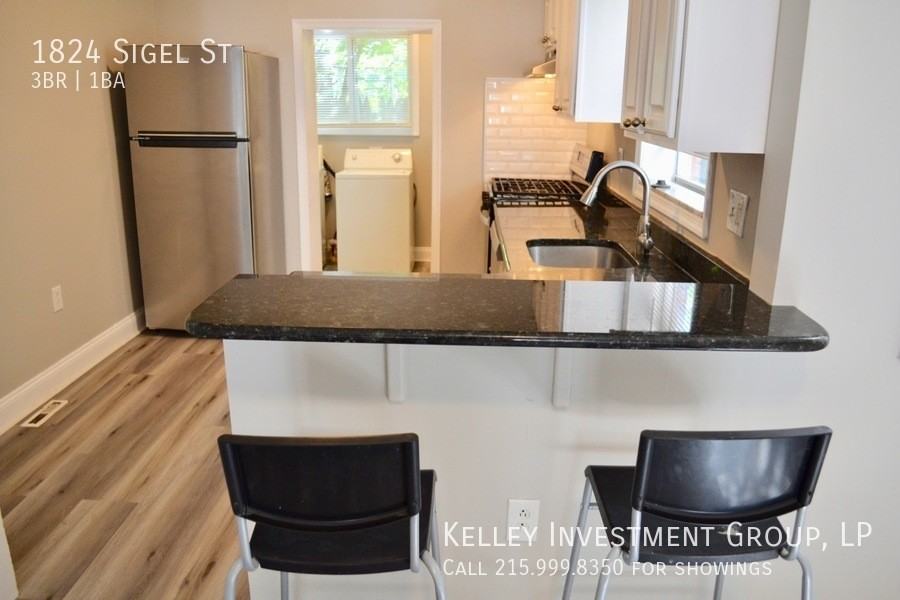 1824 Sigel St - Photo 2 of 33
