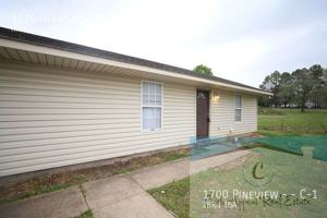 featured image of 1700 Pineview St #C1