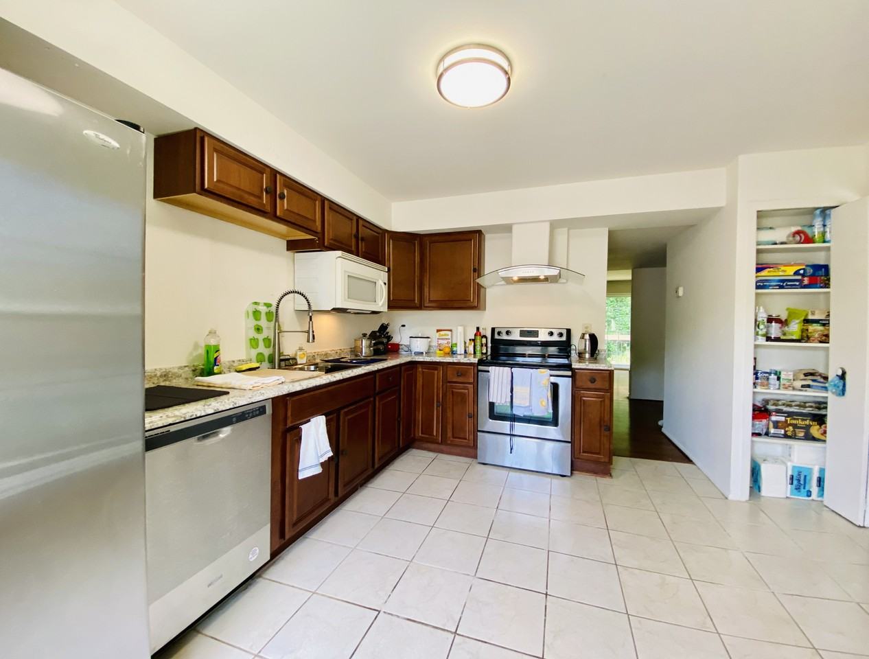 10690 High Beam Ct - Photo 5 of 30