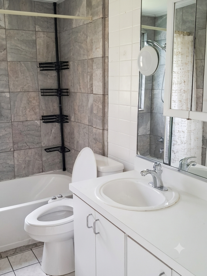 164 Tradewinds Drive Northwest, Unit A - Photo 5 of 7