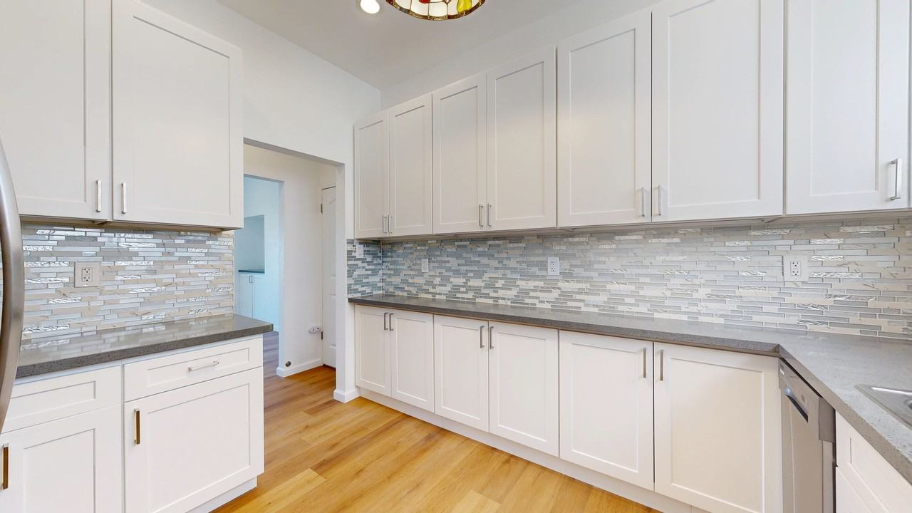 105 Webster St #1 - Photo 4 of 17