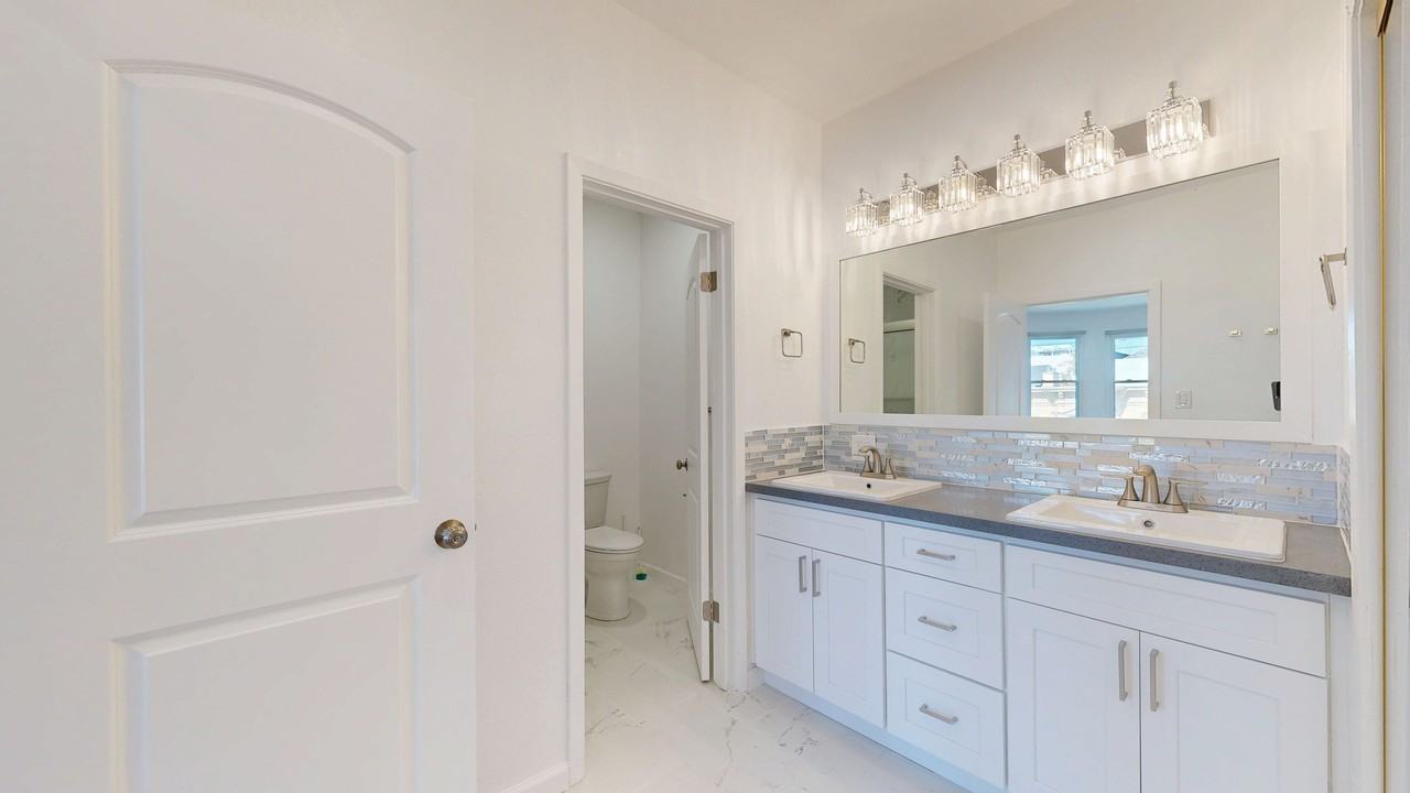 105 Webster St #1 - Photo 5 of 17