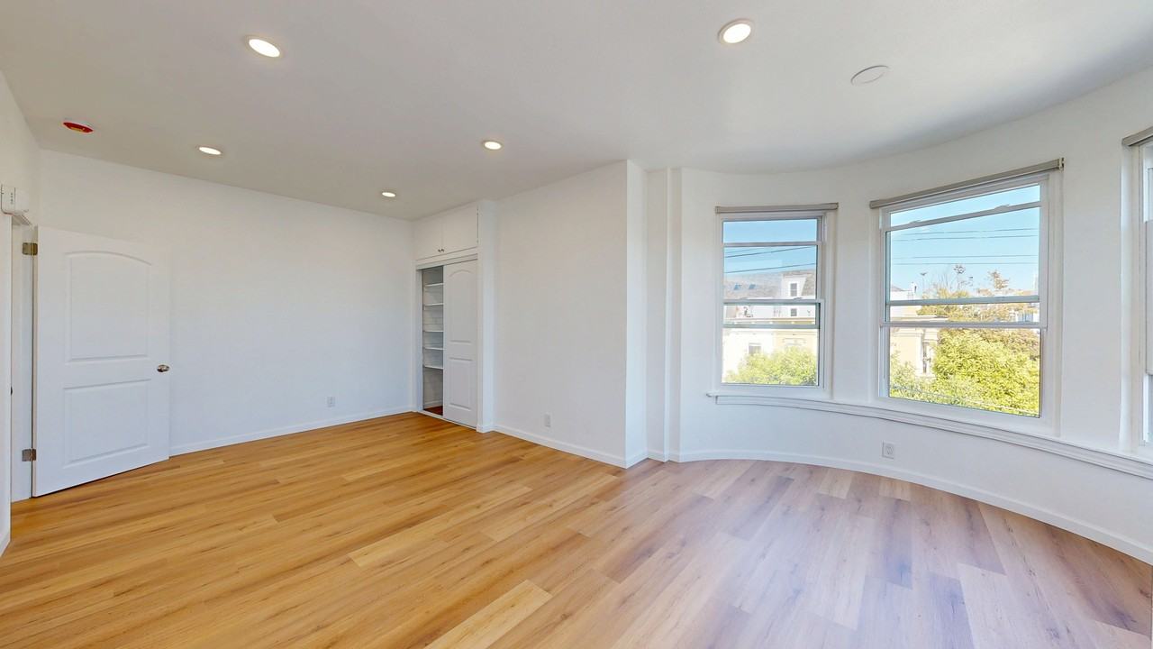 105 Webster St #1 - Photo 6 of 17