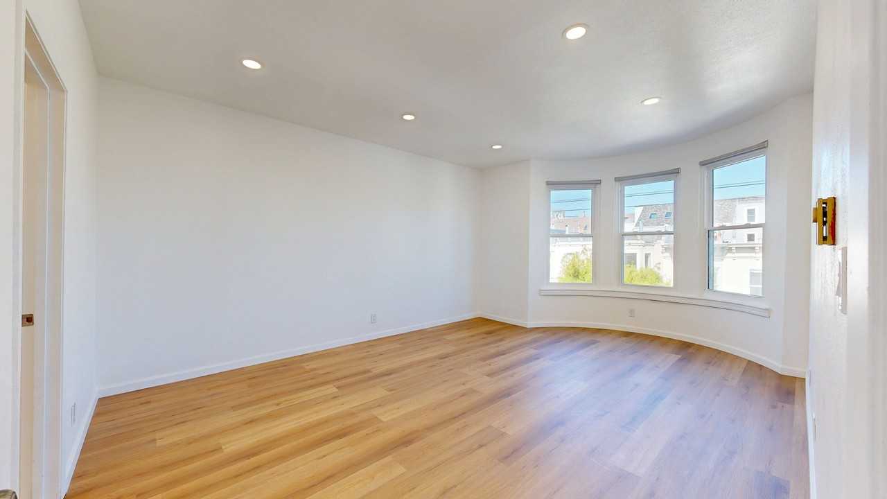 105 Webster St #1 - Photo 7 of 17