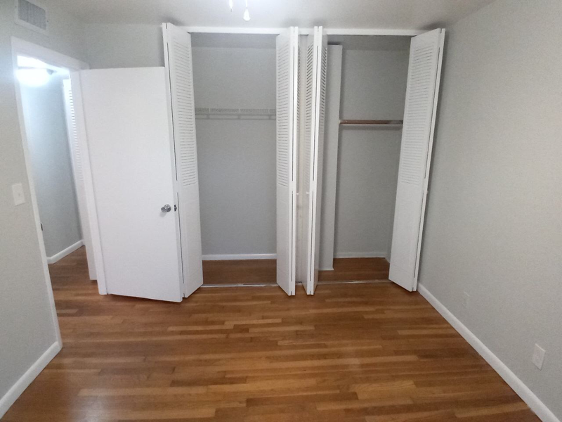 465 Medlock Rd - Photo 3 of 32
