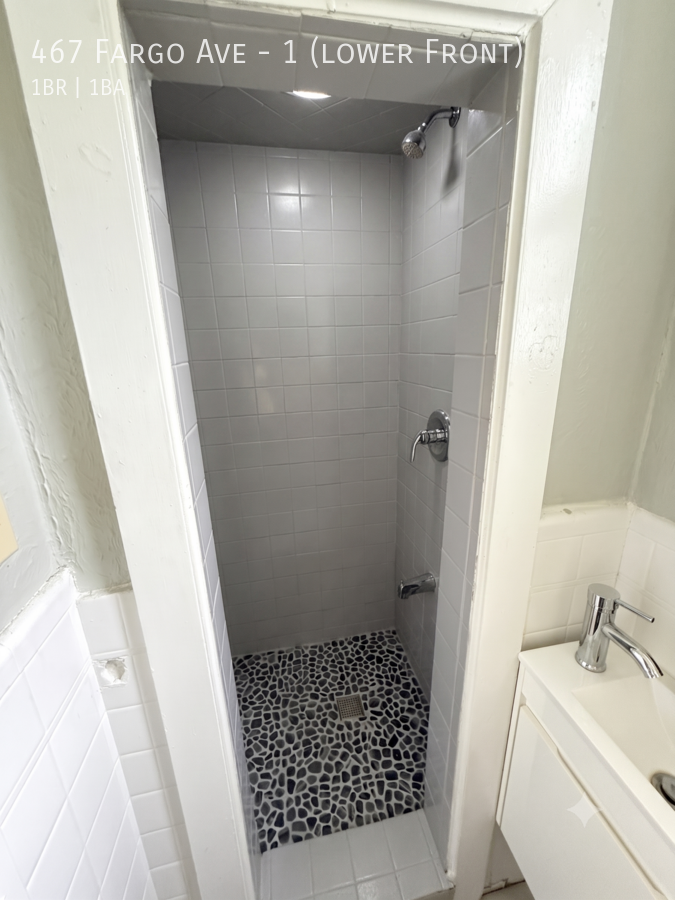 467 Fargo Ave - Photo 5 of 7