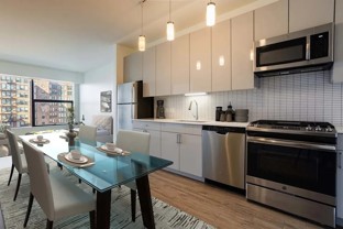 815 W Van Buren St - Photo 1 of 1