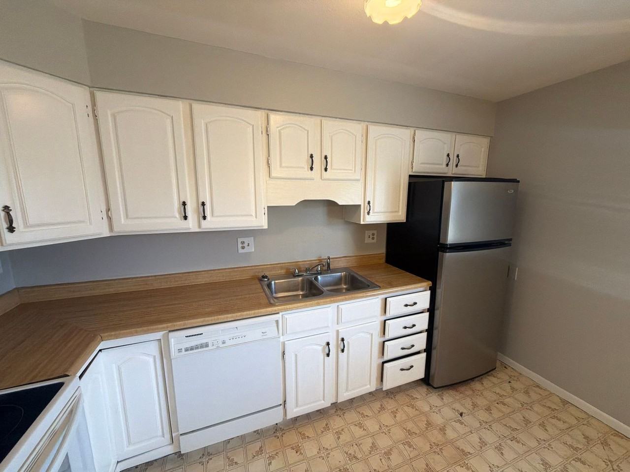 4471 E Pikes Peak Ave #4471 - Photo 2 of 19