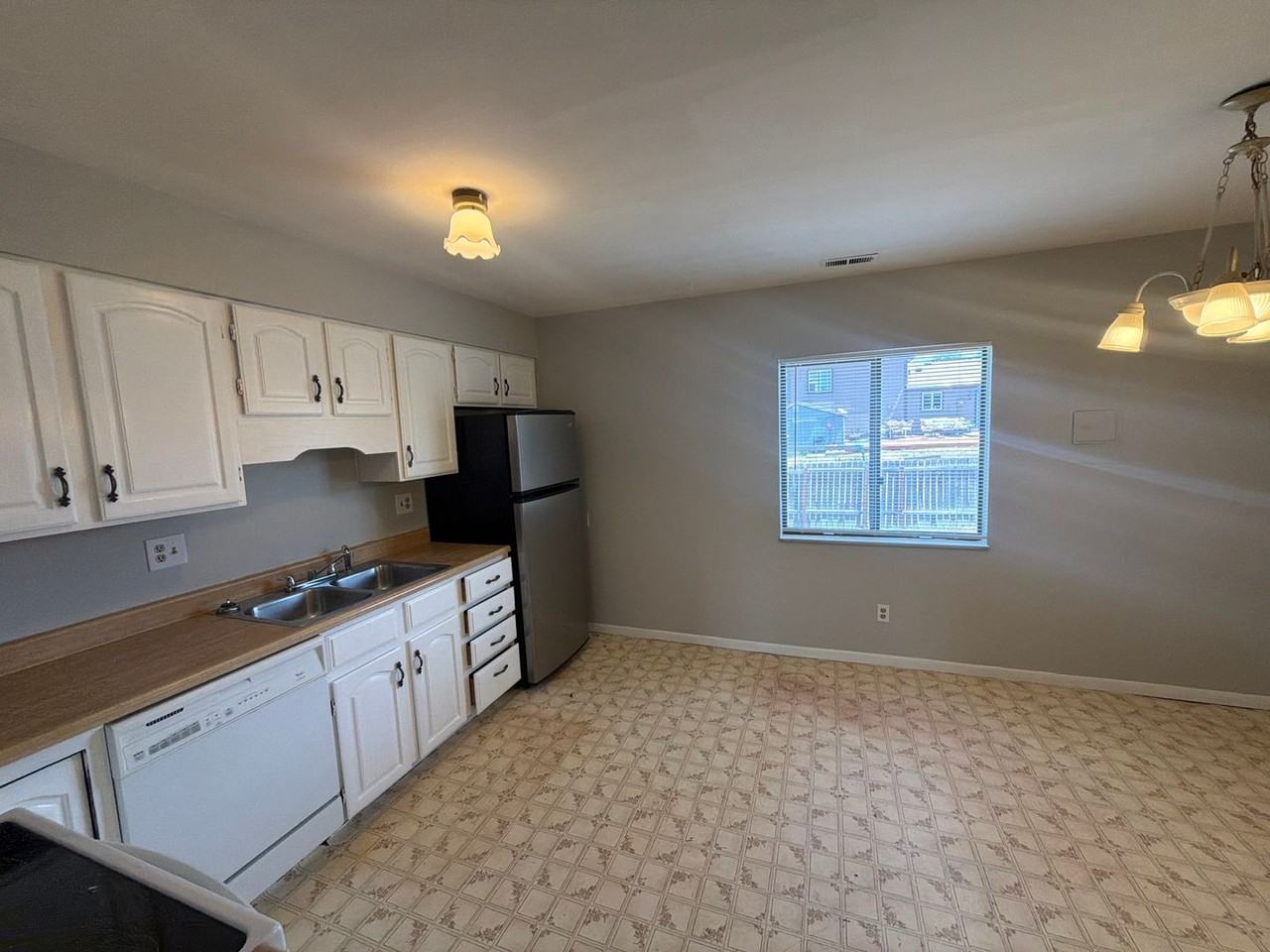 4471 E Pikes Peak Ave #4471 - Photo 4 of 19