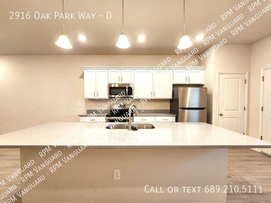 2916 Oak Park Way #D - Photo 2 of 16