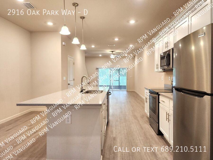 2916 Oak Park Way #D - Photo 5 of 16
