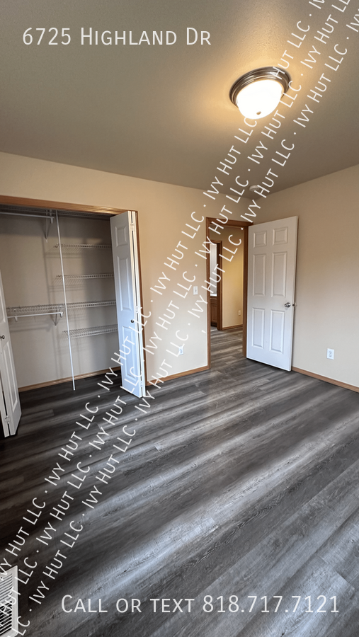 6725 Highland Dr - Photo 4 of 18