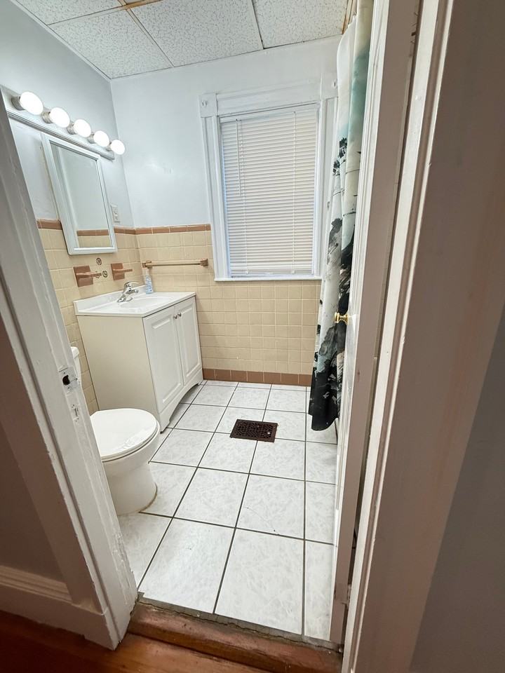 43 Paulina St #1 - Photo 5 of 10