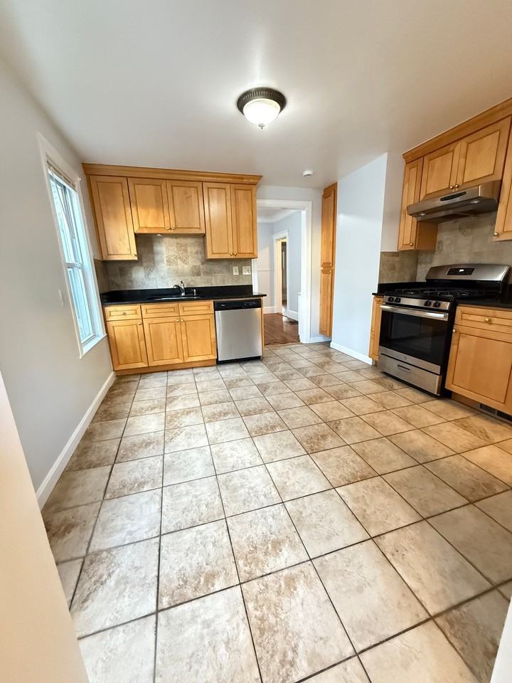 43 Paulina St #1 - Photo 7 of 10