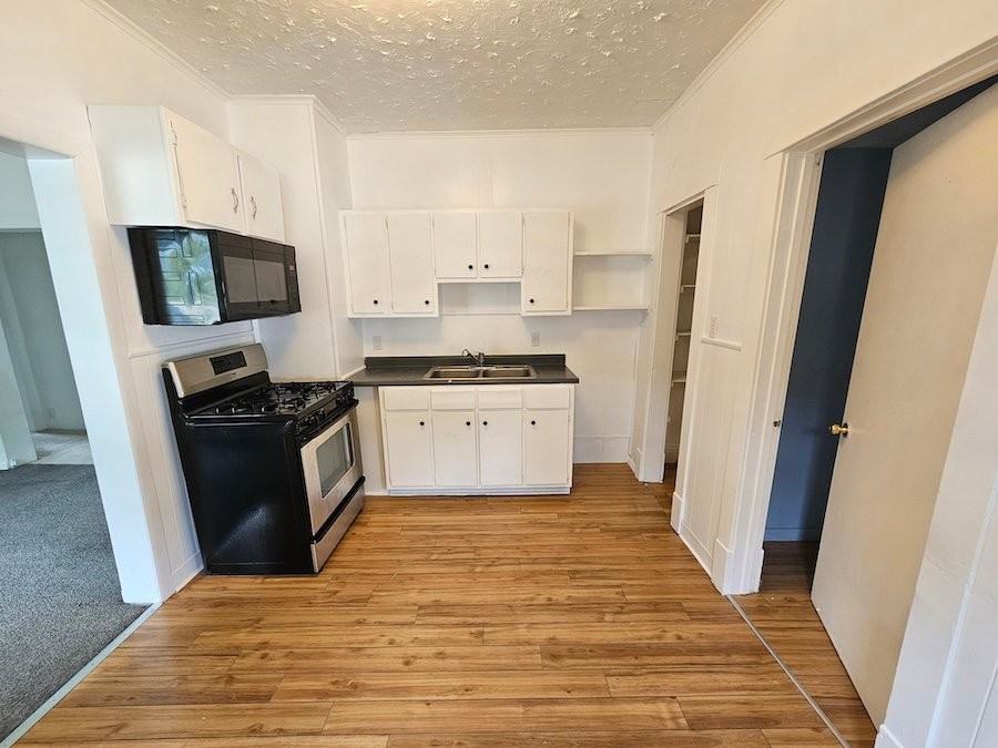 79 Home St - Photo 4 of 19
