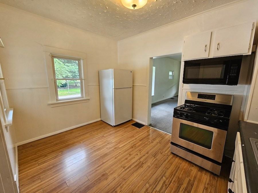 79 Home St - Photo 5 of 19