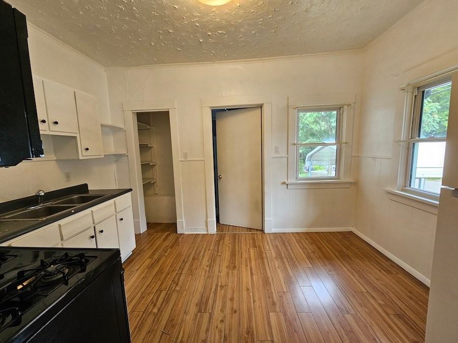 79 Home St - Photo 6 of 19