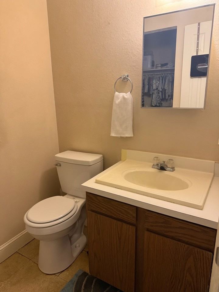 725 Chaparral Cir #725 - Photo 3 of 7