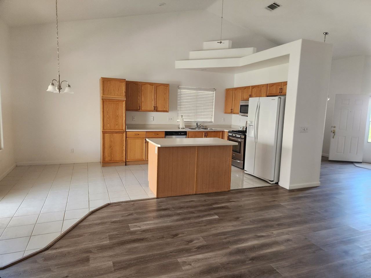 6355 Belgium Dr - Photo 5 of 16