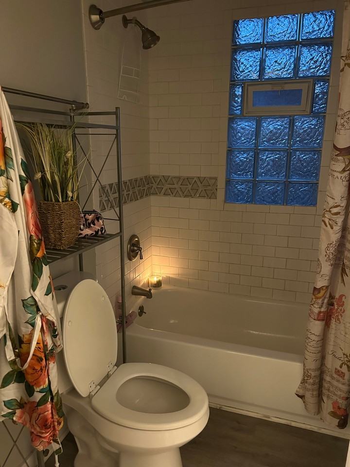 839 Becker St - Photo 5 of 10