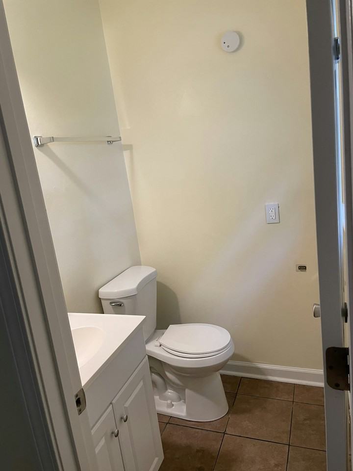 6910 Damascus Road - Photo 5 of 19