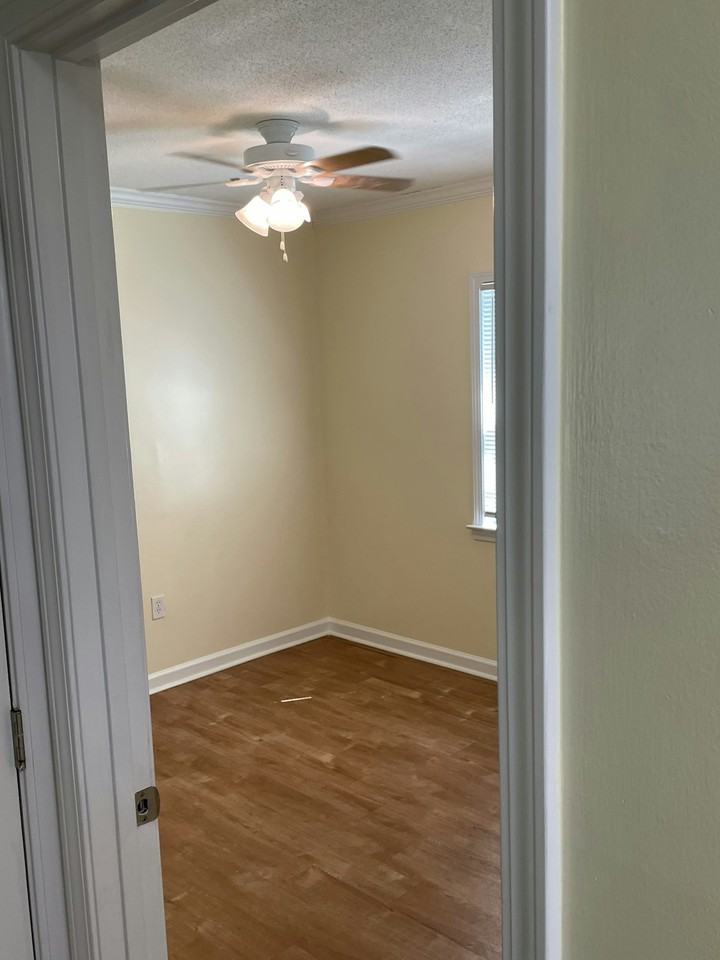 6910 Damascus Road - Photo 7 of 19
