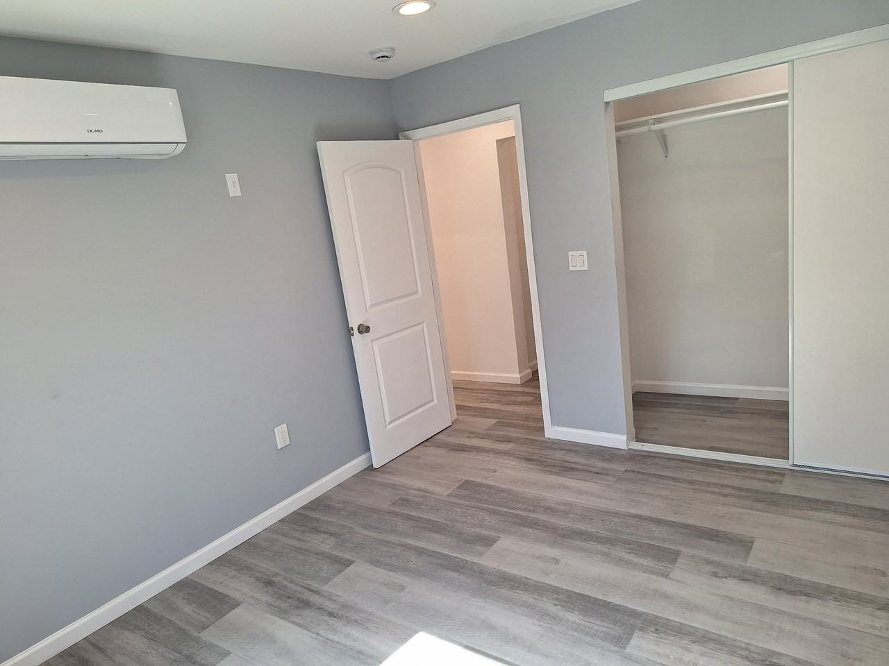 729 W 41st St - Photo 7 of 11