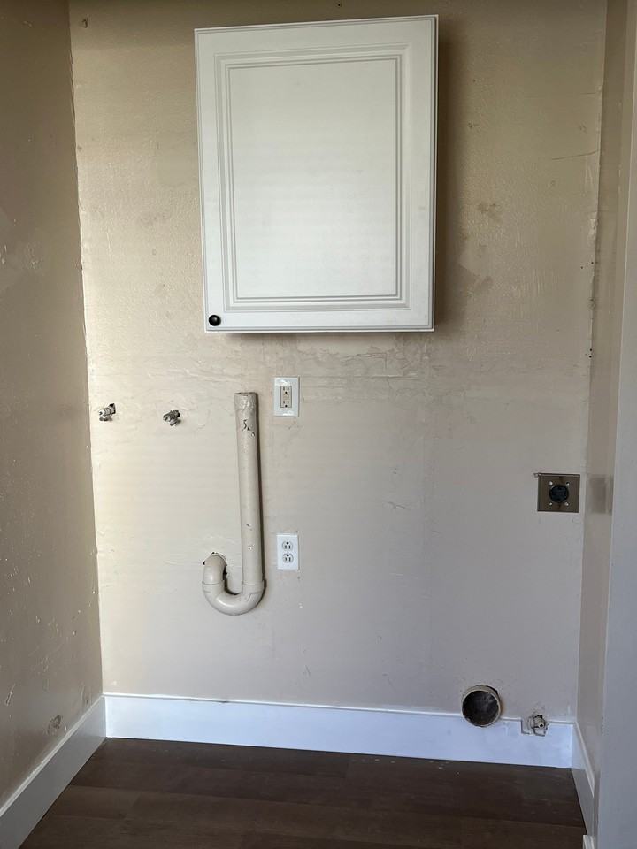 3371 Lerwick Rd - Photo 3 of 9