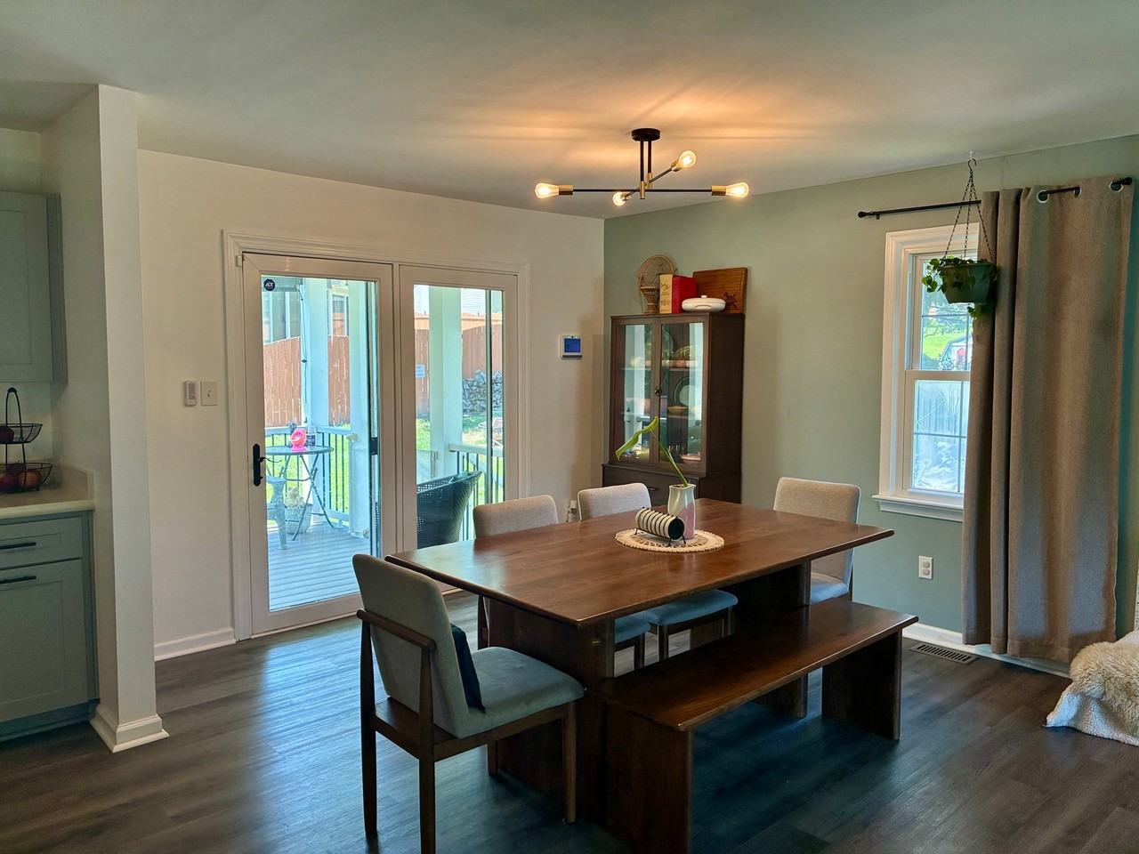 416 Laurel Ave - Photo 3 of 8