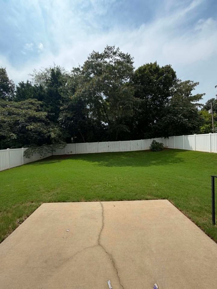 1001 Sweetgum St - Photo 2 of 7