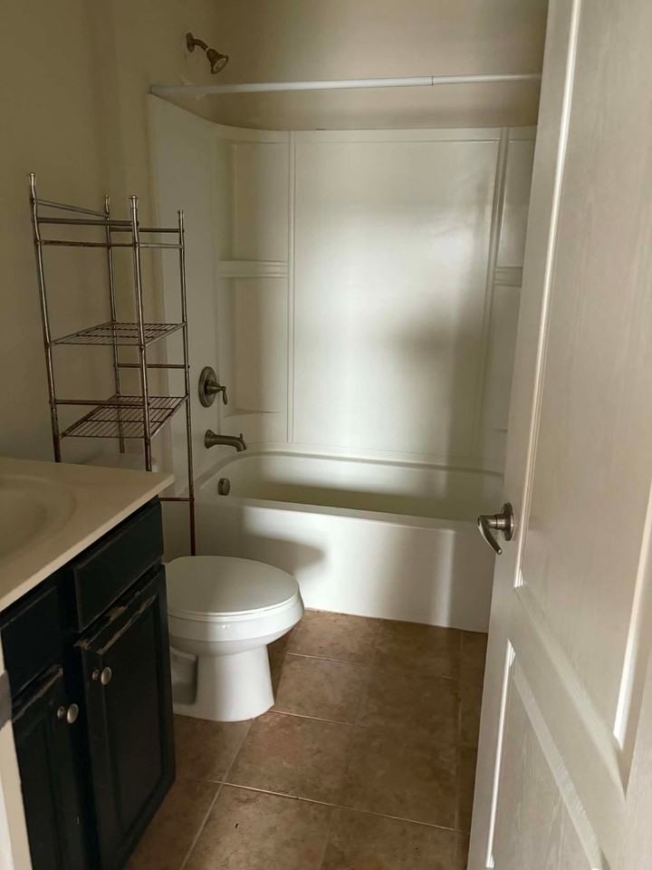 1001 Sweetgum St - Photo 3 of 7