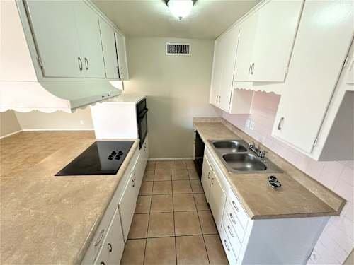 3890 W Ocotillo Rd - Photo 3 of 7