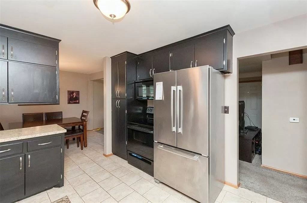 2067 Larry Dr Ne - Photo 4 of 9