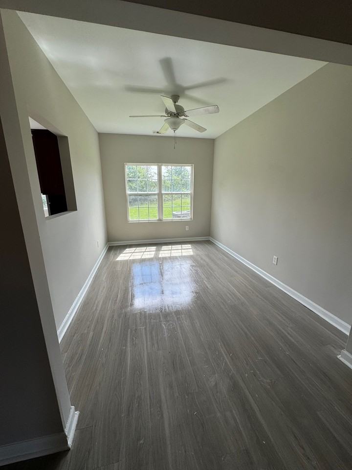 1002 Mill Creek Way #A - Photo 2 of 13