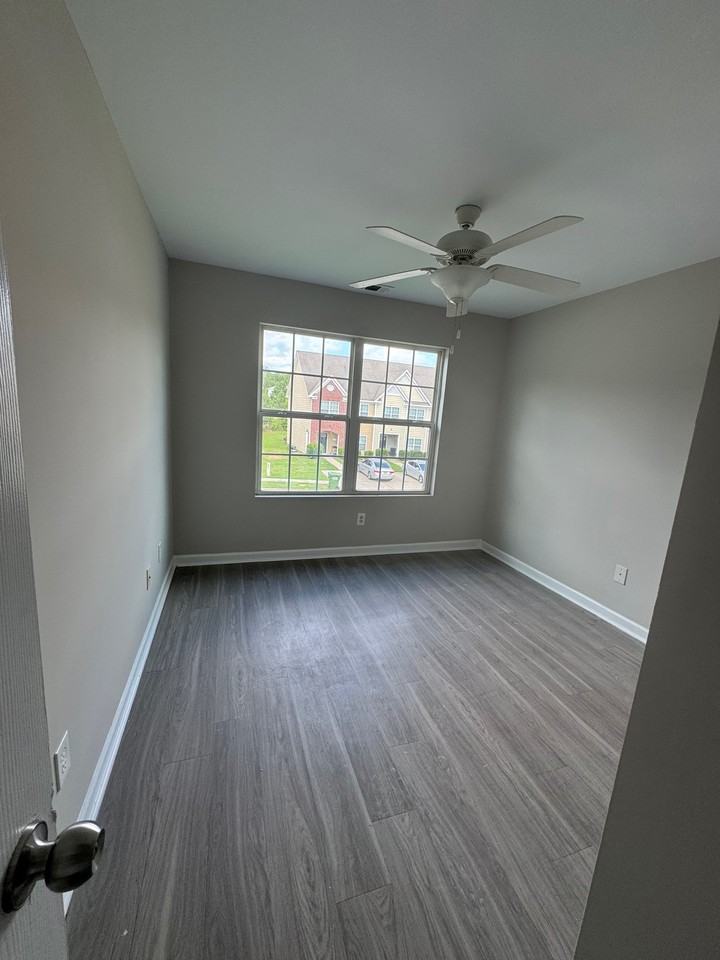 1002 Mill Creek Way #A - Photo 3 of 13