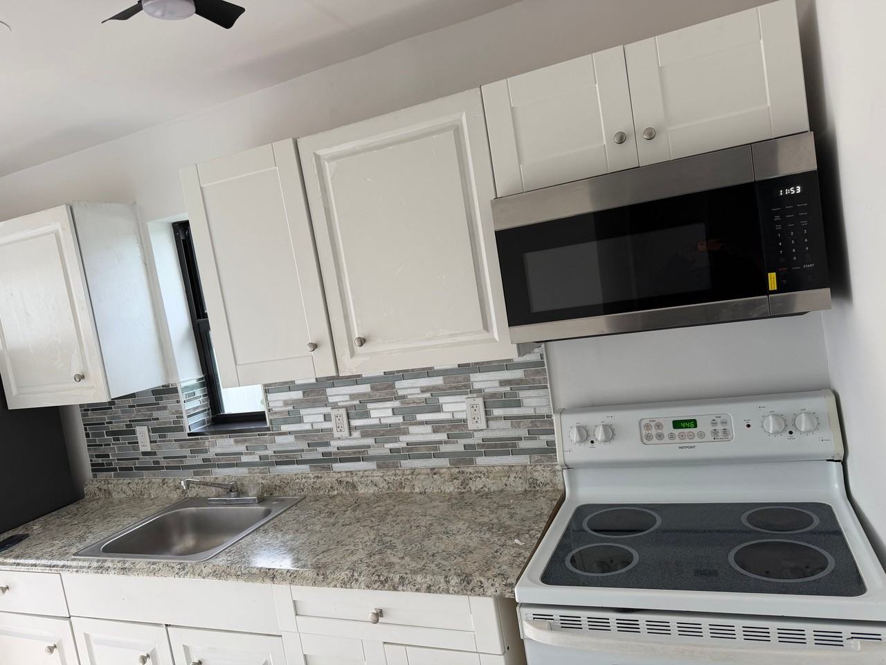 626 Nw 22nd Rd #B - Photo 4 of 7