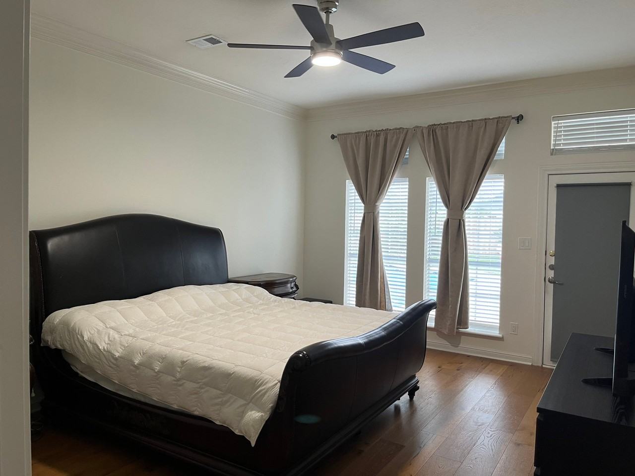 5707 Honor Ct - Photo 6 of 9