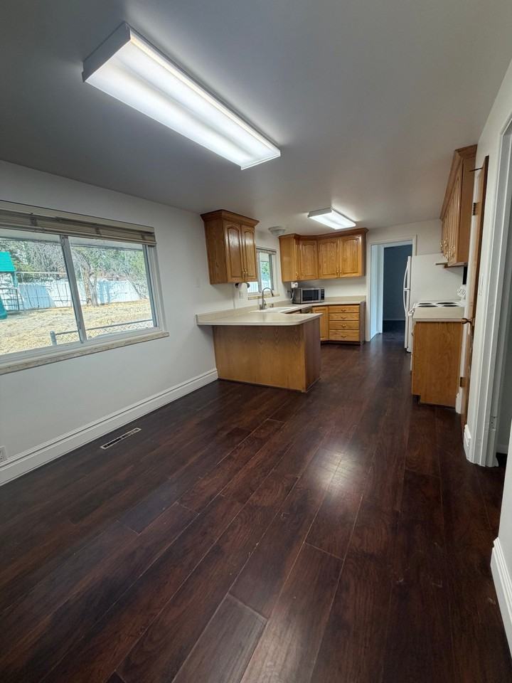 1134 Cherry Ln - Photo 4 of 20