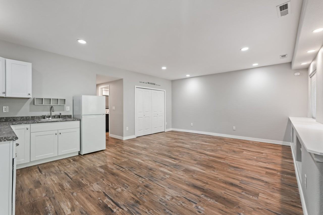 2731 Avalanche Hts - Photo 2 of 5