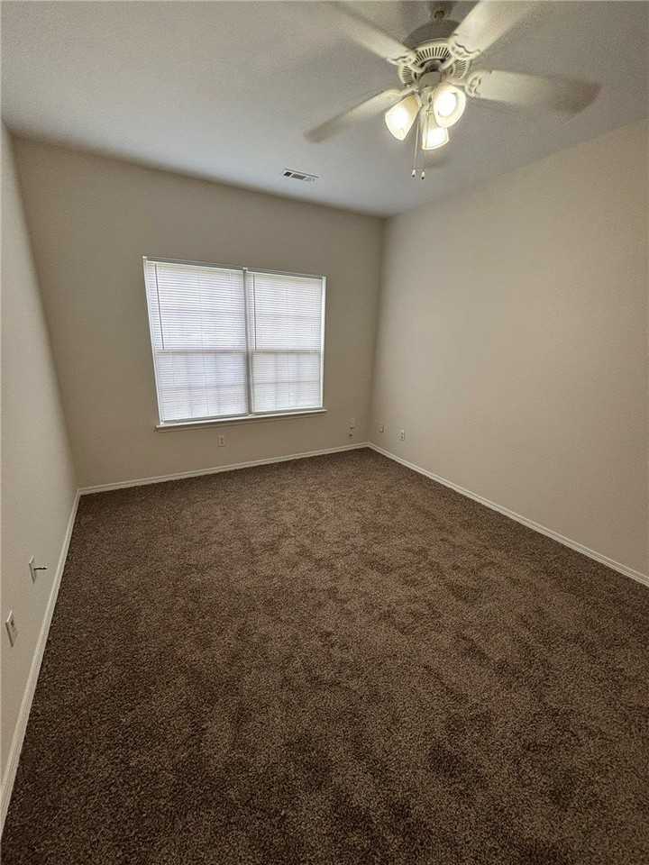 3100 Sw Deerfield Blvd #1 - Photo 5 of 15