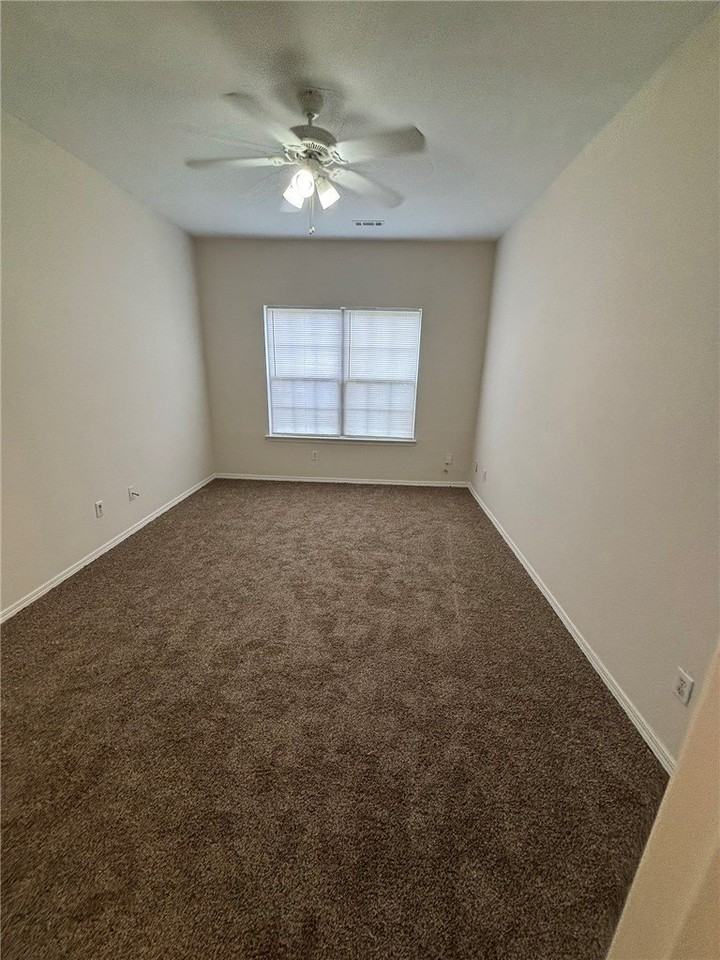 3100 Sw Deerfield Blvd #1 - Photo 7 of 15