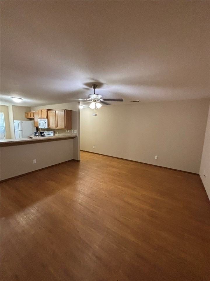 1202 Sw Quartz Rd #1 - Photo 2 of 13