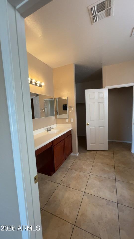 6037 S 30th Dr - Photo 3 of 15
