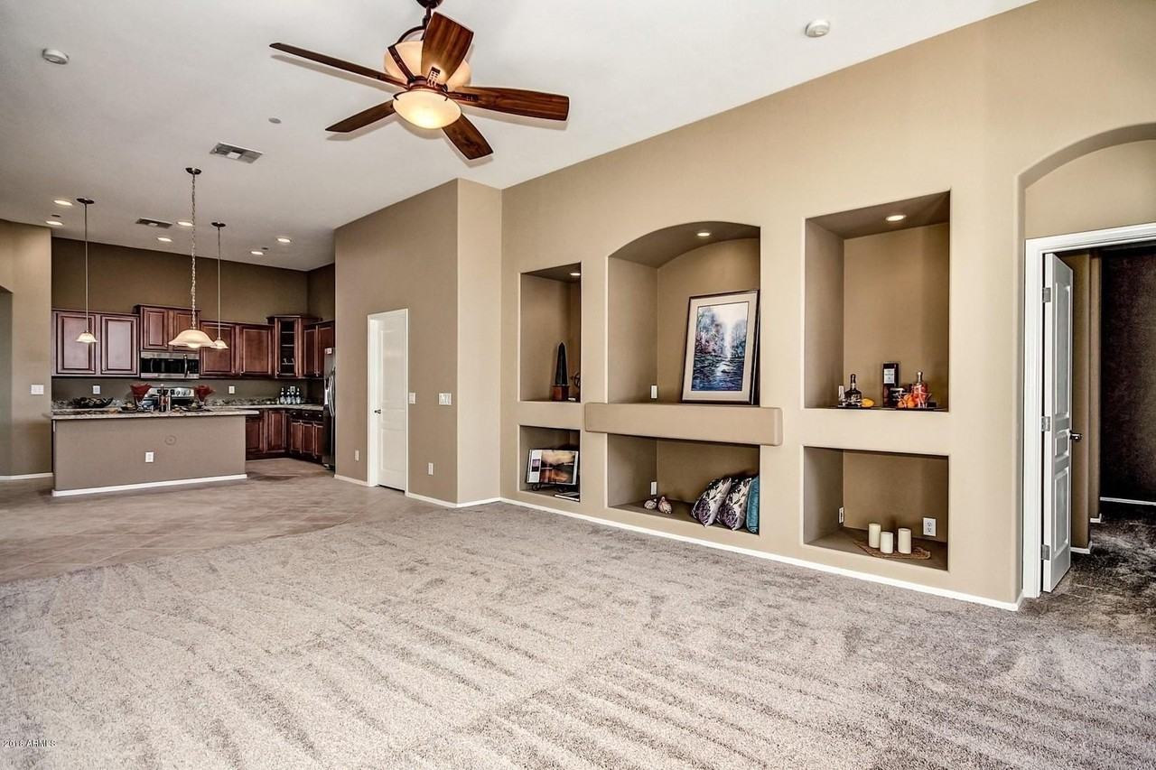 13505 W Catalina Dr - Photo 2 of 19