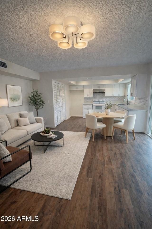 1657 W Hazelwood St - Photo 2 of 13